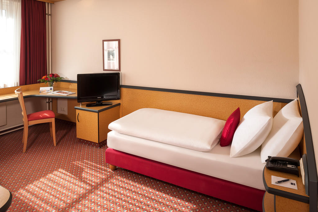 Dorint Airport-Hotel Berlin-Tegel Berlim Quarto foto