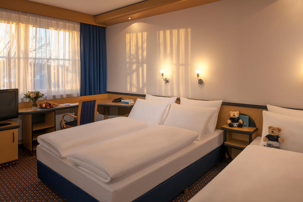 Dorint Airport-Hotel Berlin-Tegel Berlim Quarto foto